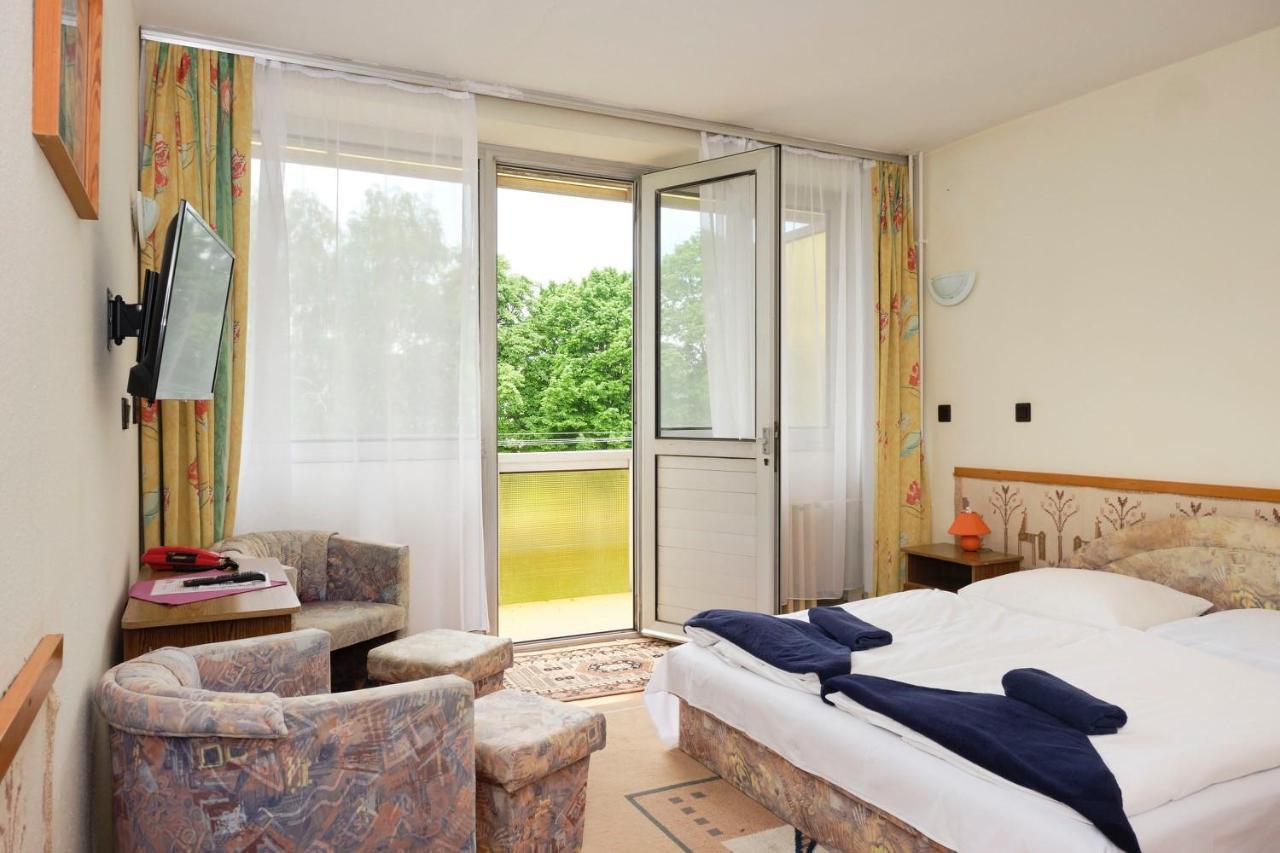 Hotel Retro Lido - Vonyarcvashegy Exteriér fotografie